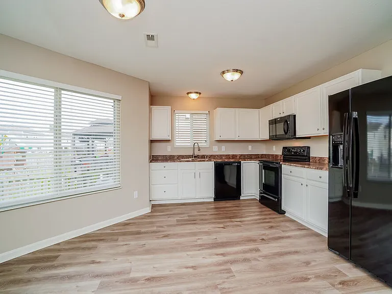 1249 Candora St — Photo 8
