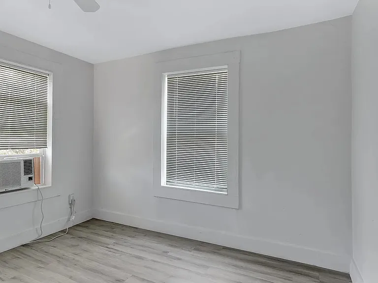 2735 Stuart Dr — Photo 21