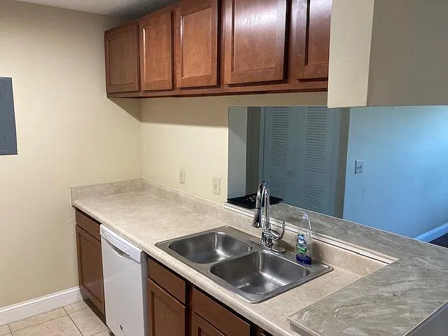 7667 N Wickham Rd — Photo 4