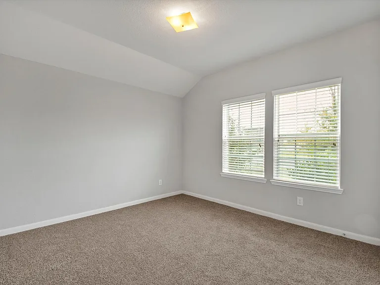 5100 Royal Springs Dr — Photo 6