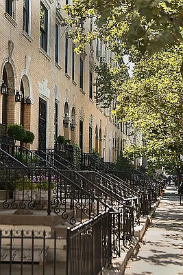 Rented by Perry Associates NYC Inc | media 53