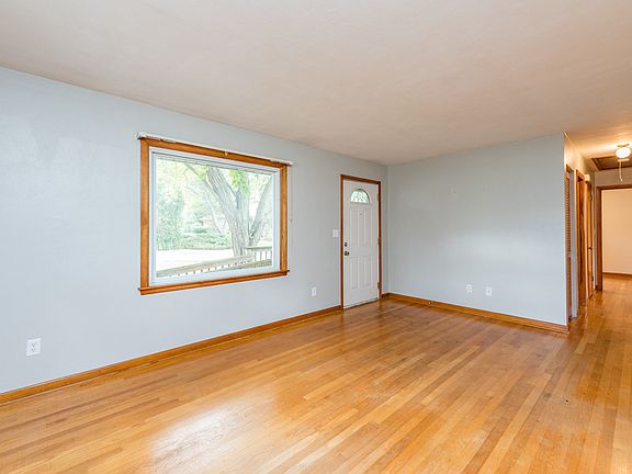 4th image of 41617 N Illinois St