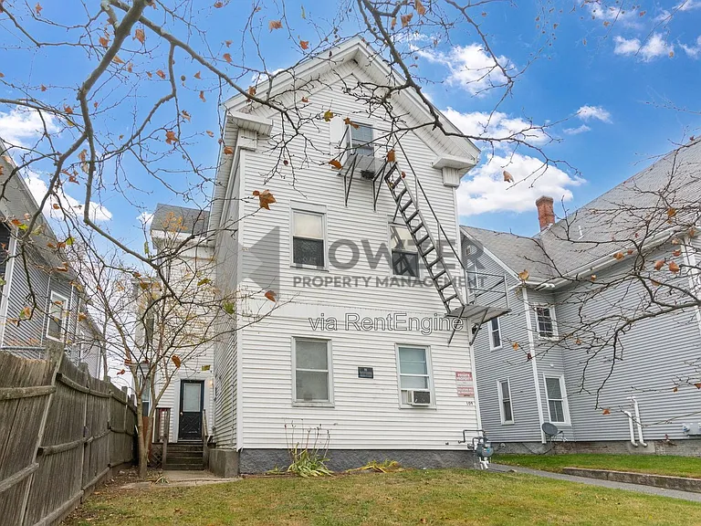 109 Green St #9 — Photo 11