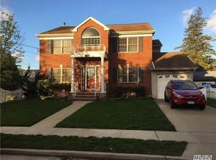 1 Lloyd Ave, Lynbrook, NY 11563