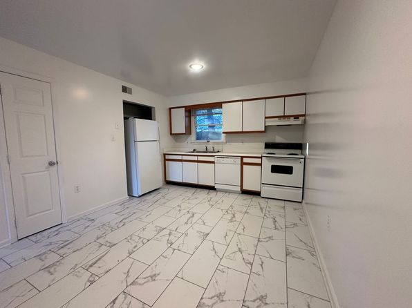 5301 Berkshire Ct APT 5