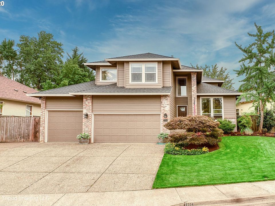 1st image of 2704 NE Lindsey Dr