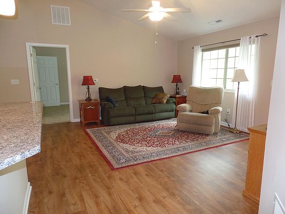 2nd image of 261 Wildwood Ct