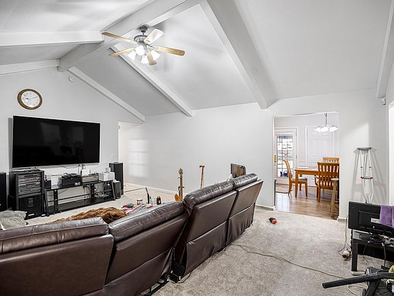 5th image of 10627 Jeneva Ln