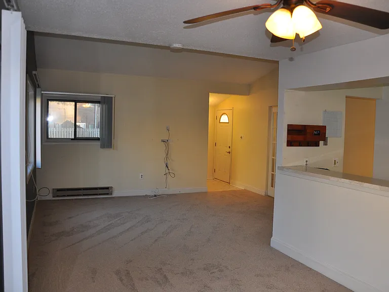 37 Chiswick Dr — Photo 4