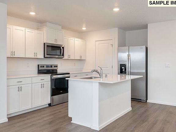 2nd image of 11112 SE Maxon Rd