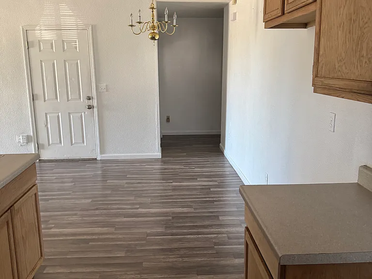 283 Morey Ave — Photo 16