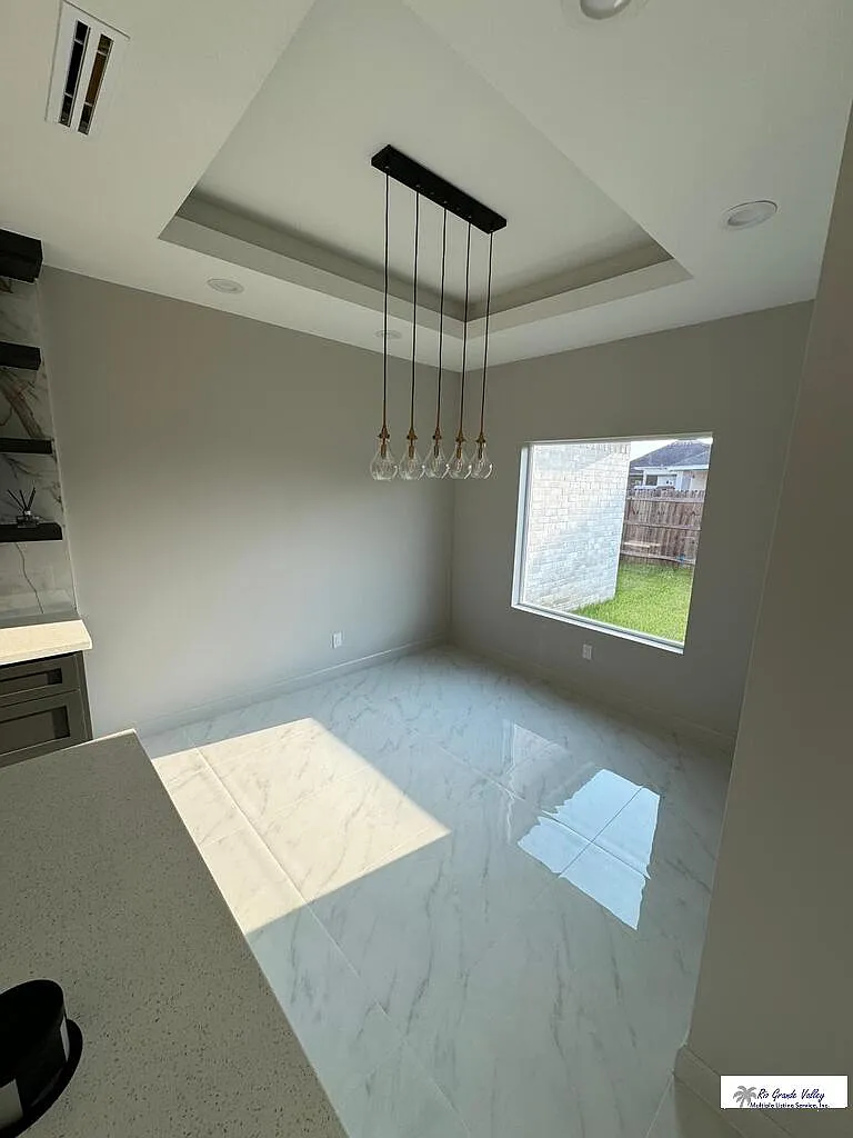 4 bed, 3.5 bath, 2206 sqft, $3,100 — Photo 4