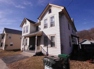 107 Center St, Lee, MA 01238