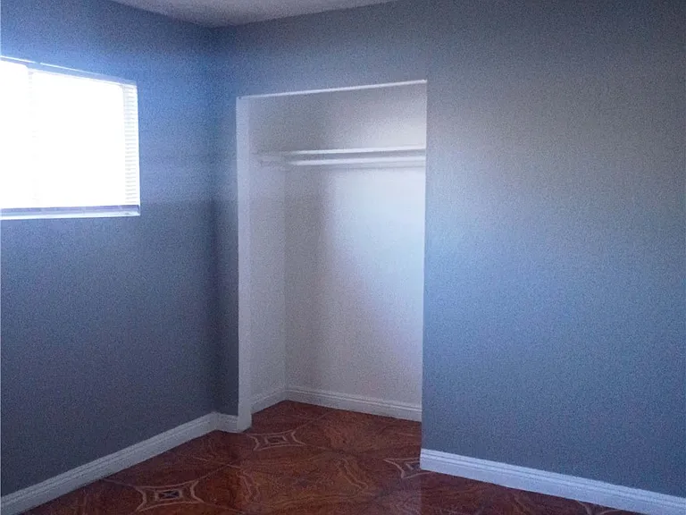 2100 Sunrise Ave #4 — Photo 8