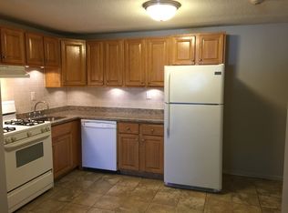 215 Mammoth Rd #3B, Lowell, MA 01854