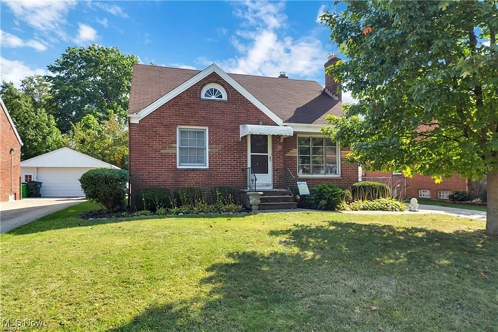 1763 Temple Ave photo 1