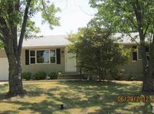 938 S Ridge Dr, Gerald, MO 63037