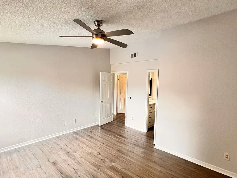 3043 Antique Oaks Cir #170 — Photo 27