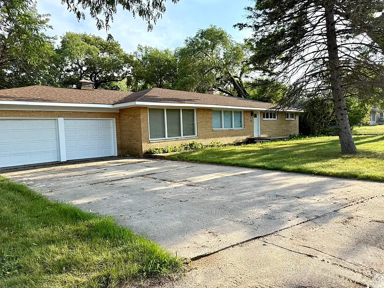 6121 Birch Ave — Photo 3