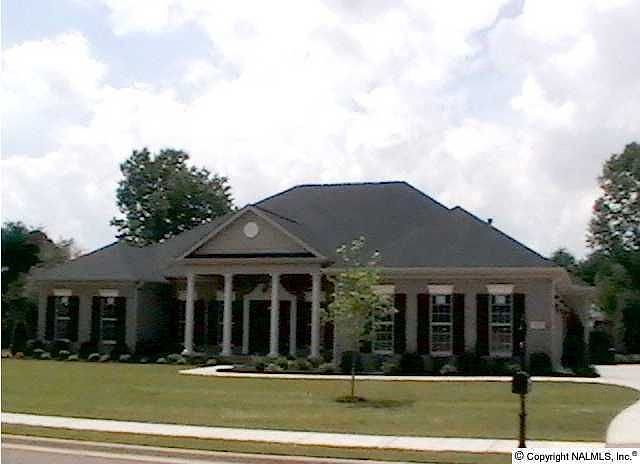 1st image of 107 S Gracie Ln