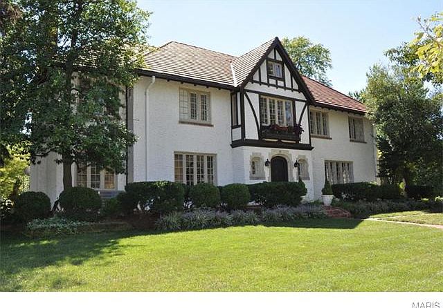 1st image of 10 Cornelia Ave