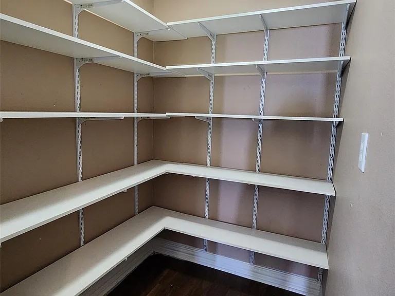 115 Oak Colony Dr — Photo 16