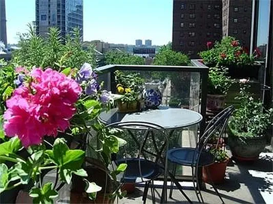 Rented by R New York | media 7