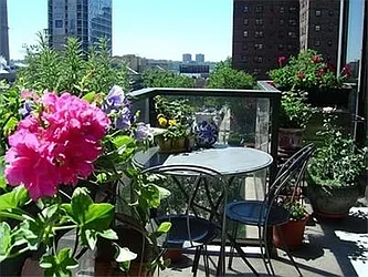 Rented by R New York