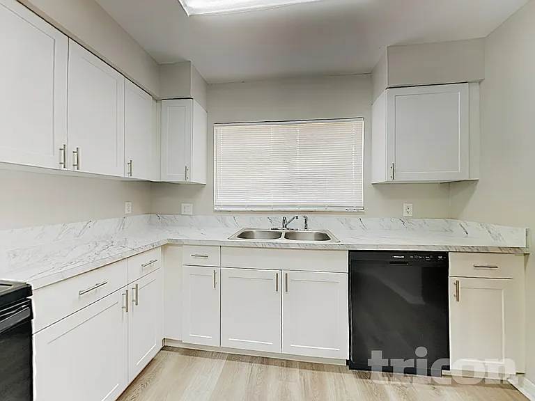 13346 Prestwick Dr — Photo 4