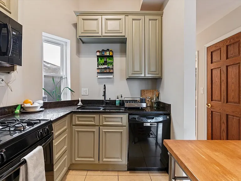 116 W Grand Ave #3 — Photo 12