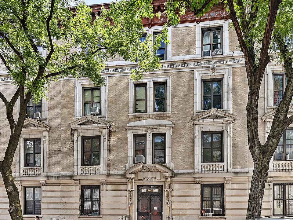 1st image of 243 New York Ave #243