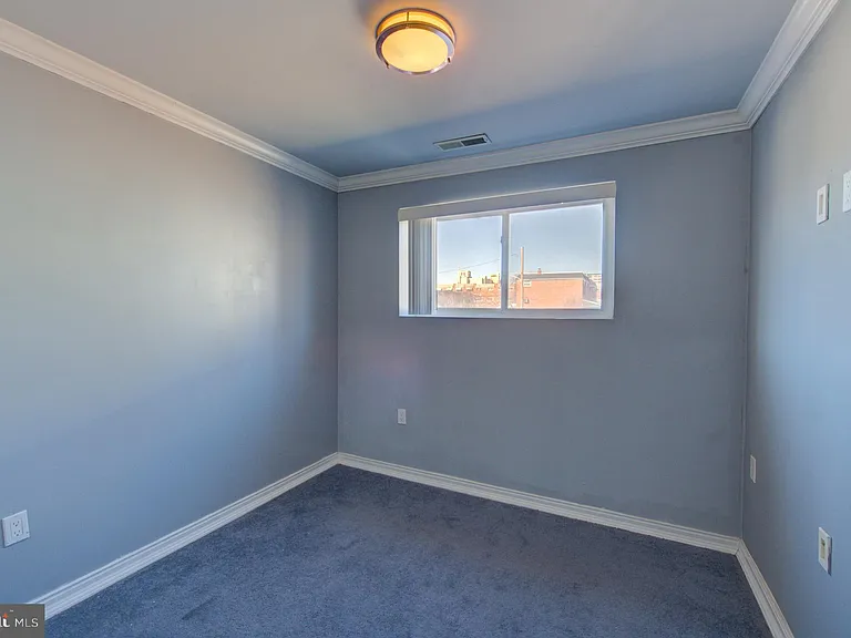 1119 W Master St — Photo 19