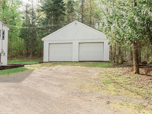 3rd image of 7 Upper Oak Point Road