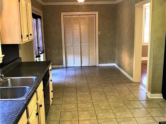 4th image of 538 Park Place Dr