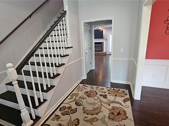 3rd image of 4319 Oxford Gate Dr