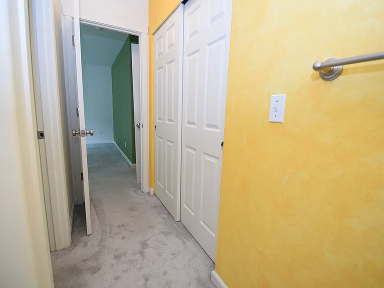 432 NE 57th Ave — Photo 21