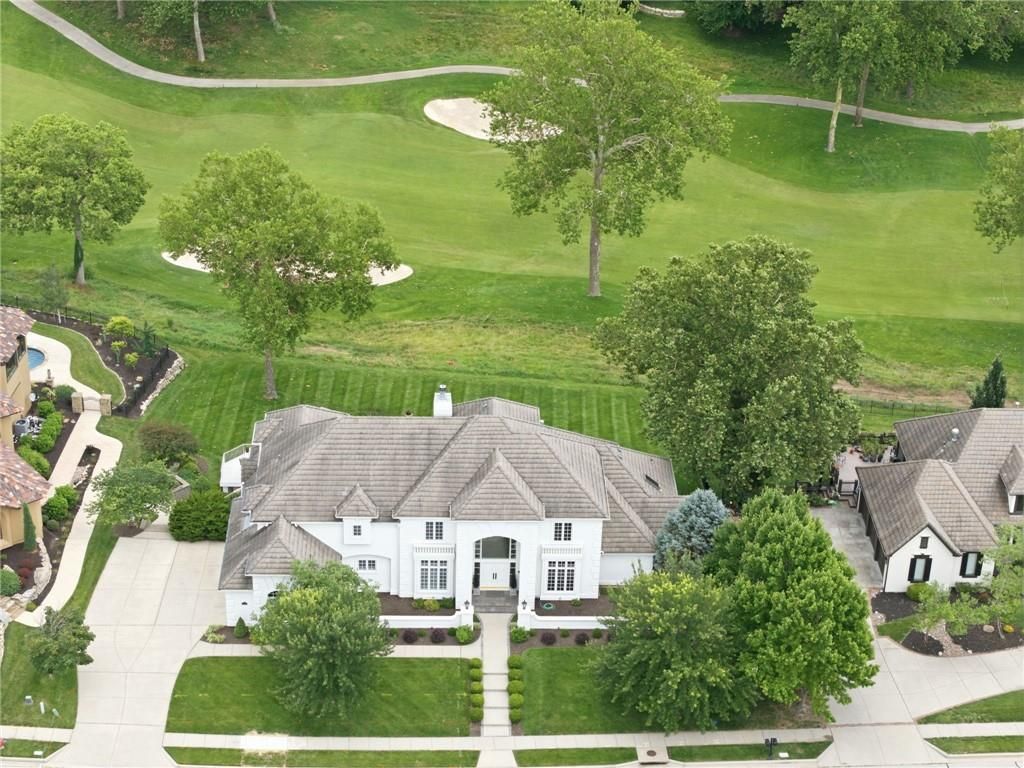 6517 Ridge Rd, Parkville, MO