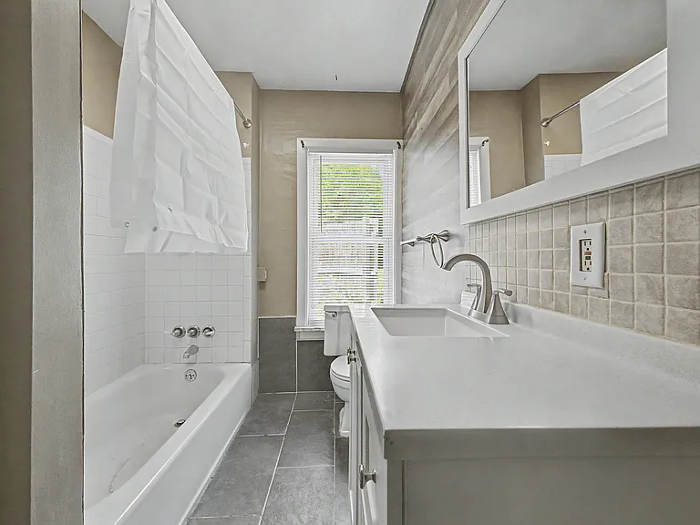 24915 Saint Paul Blvd — Photo 11