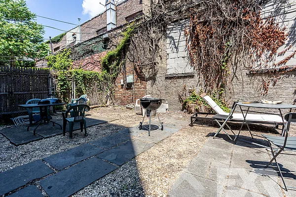 Rented by Highline Residential | media 18
