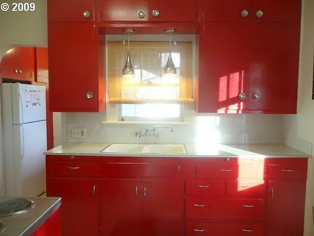 2525 SE Ash St — Photo 8
