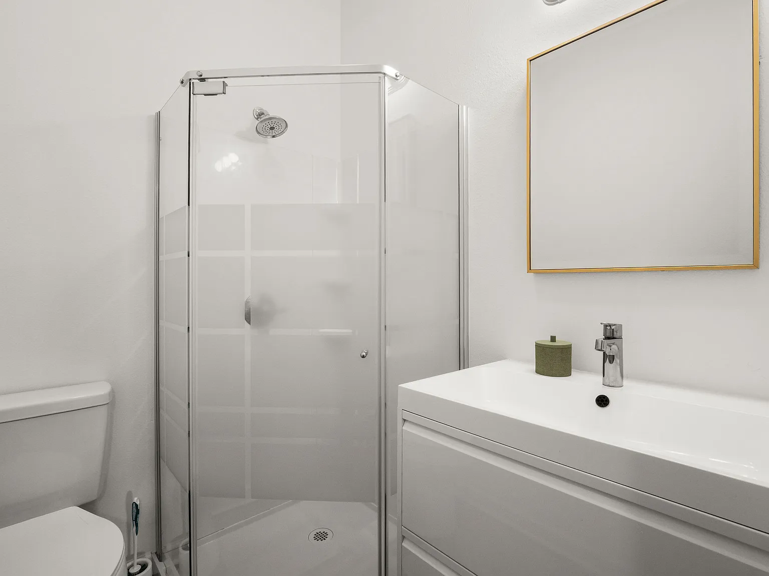 2 bed, 1270 sqft, $2,100 — Photo 2