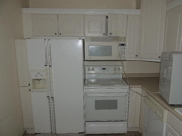1st image of 403 SW 148th Ave APT 4B