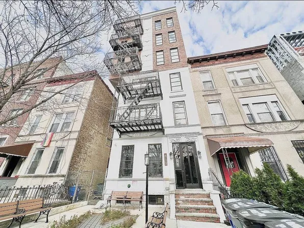 519 Eastern Parkway image 11 of 12