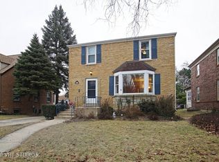 209 S Elmhurst Ave, Mount Prospect, IL 60056