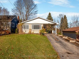 12 Cora St W, Huntsville, ON P1H 1V7