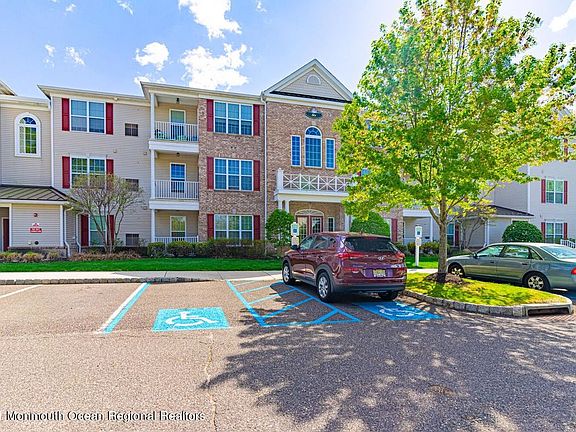 4th image of 631 Sophee Ln #631