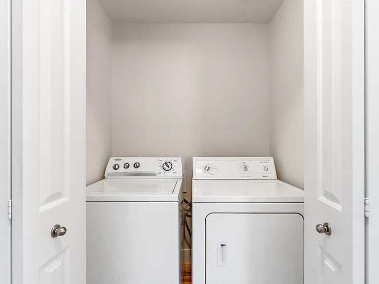 1701 S Robert St — Photo 16