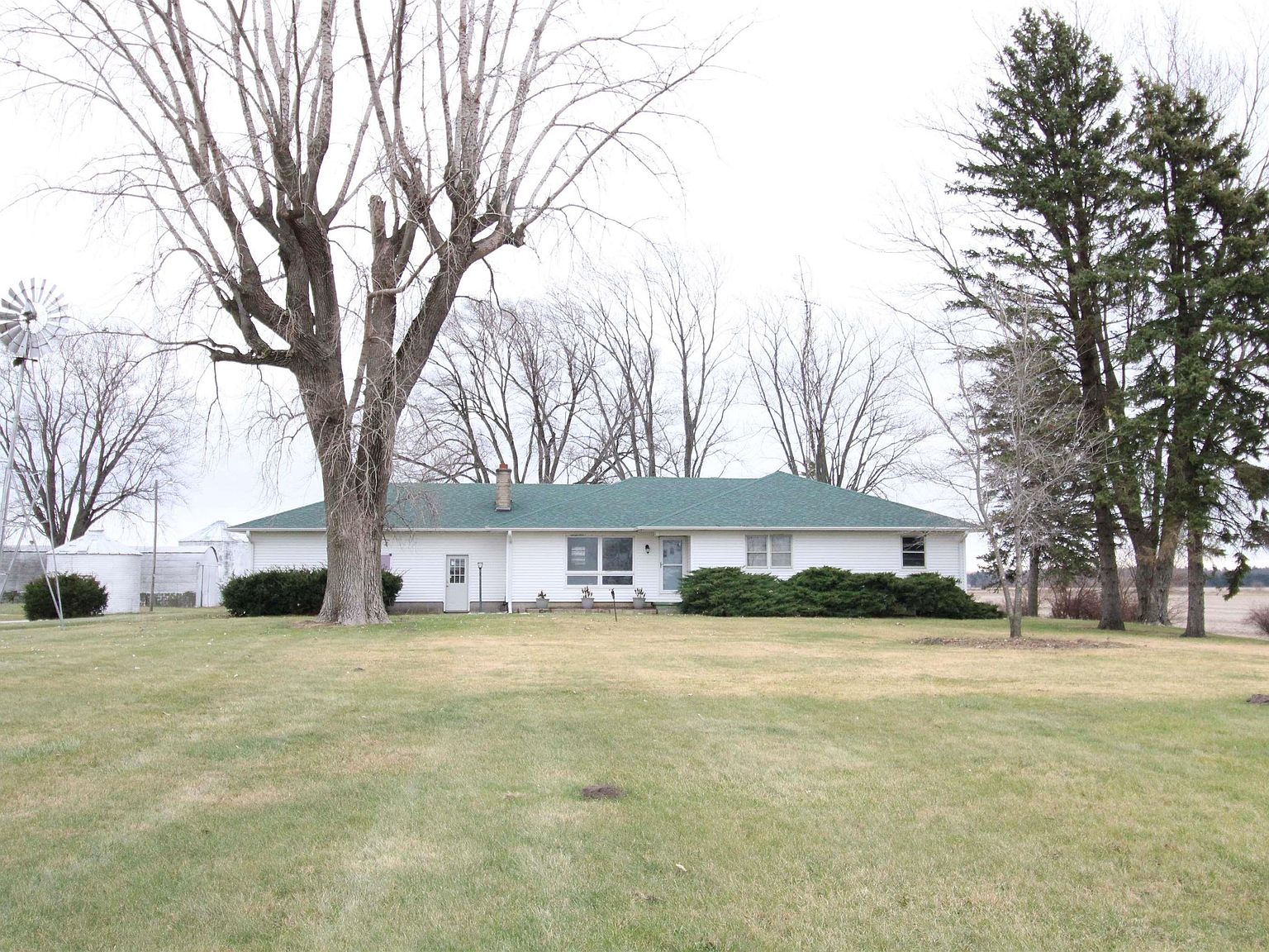 1132 N 300 W, Winamac, IN 46996 MLS 202248571 Zillow