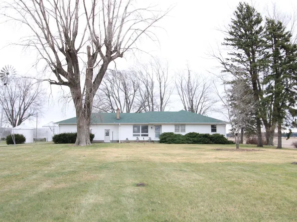 1132 N 300 W, Winamac, IN 46996