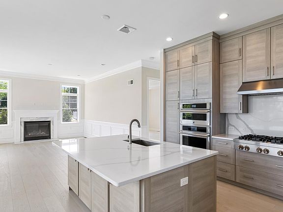 3rd image of 1 Woodmont Cir